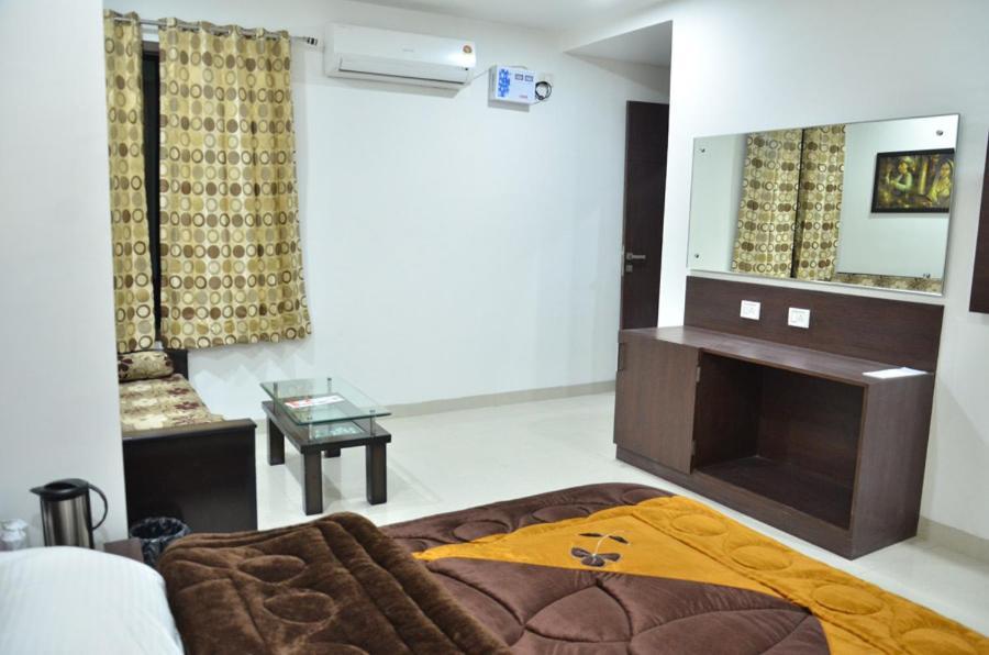 Hotel Popular Amritsar Ngoại thất bức ảnh