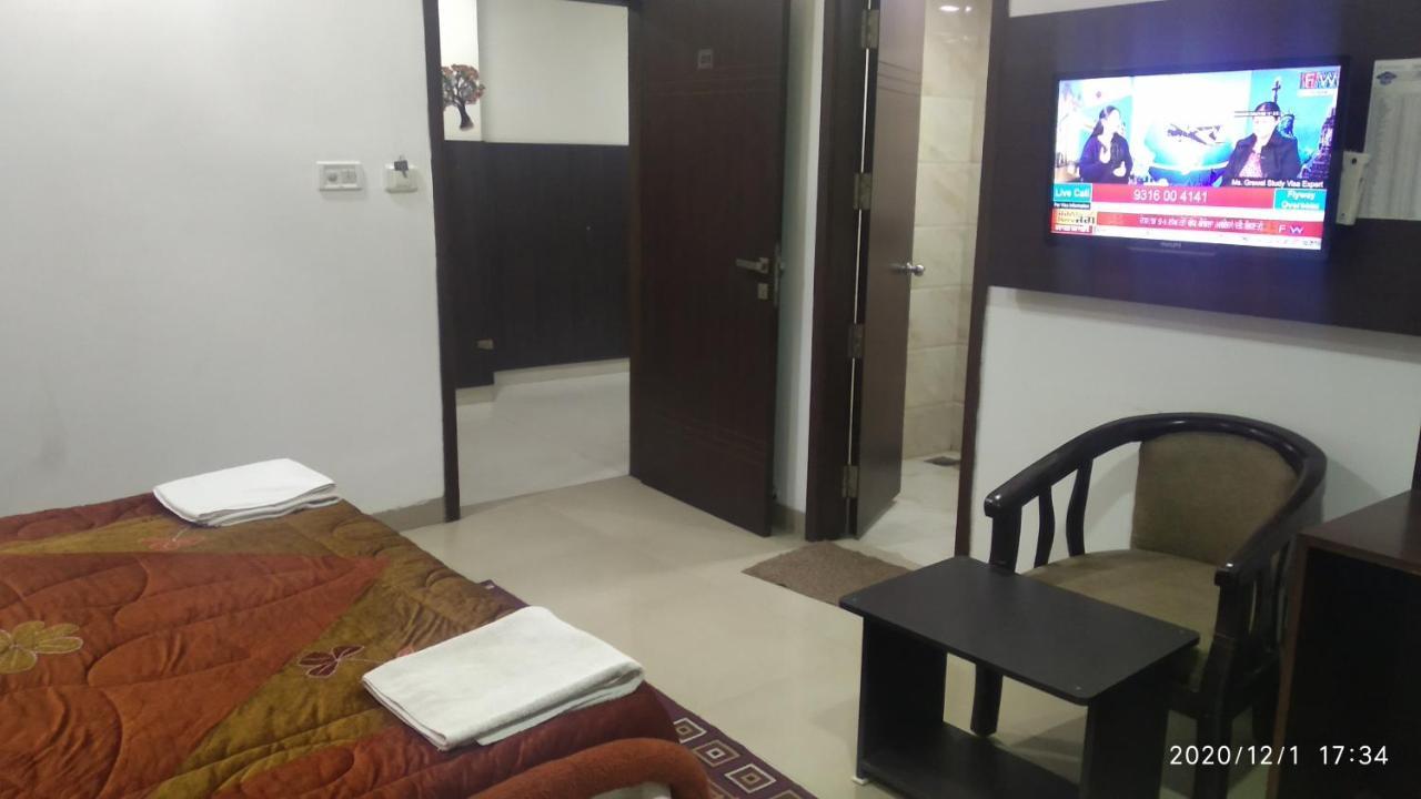 Hotel Popular Amritsar Ngoại thất bức ảnh